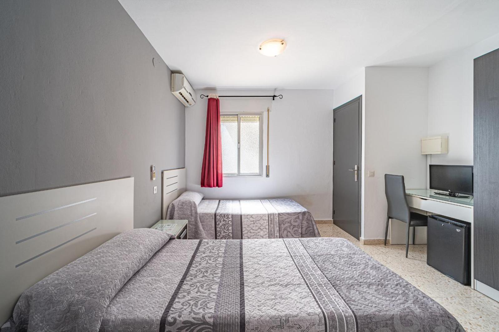 Hostal Ocana Manilva Eksteriør bilde