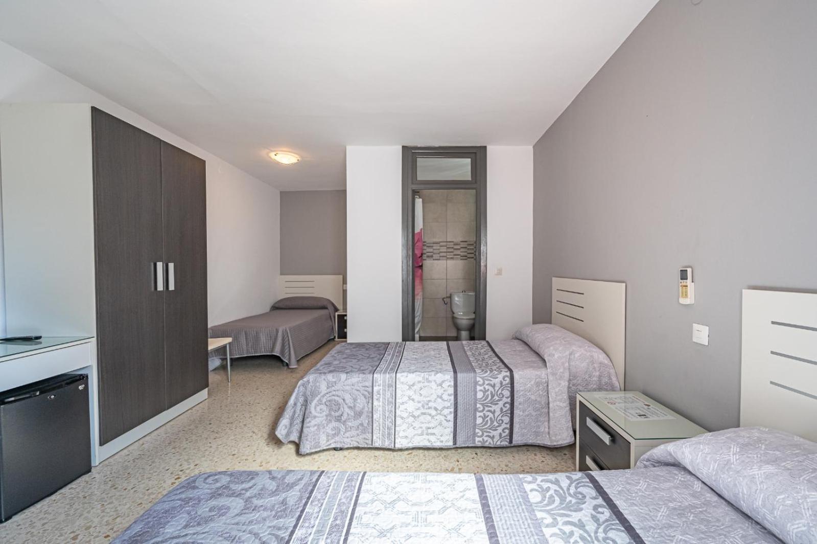 Hostal Ocana Manilva Eksteriør bilde